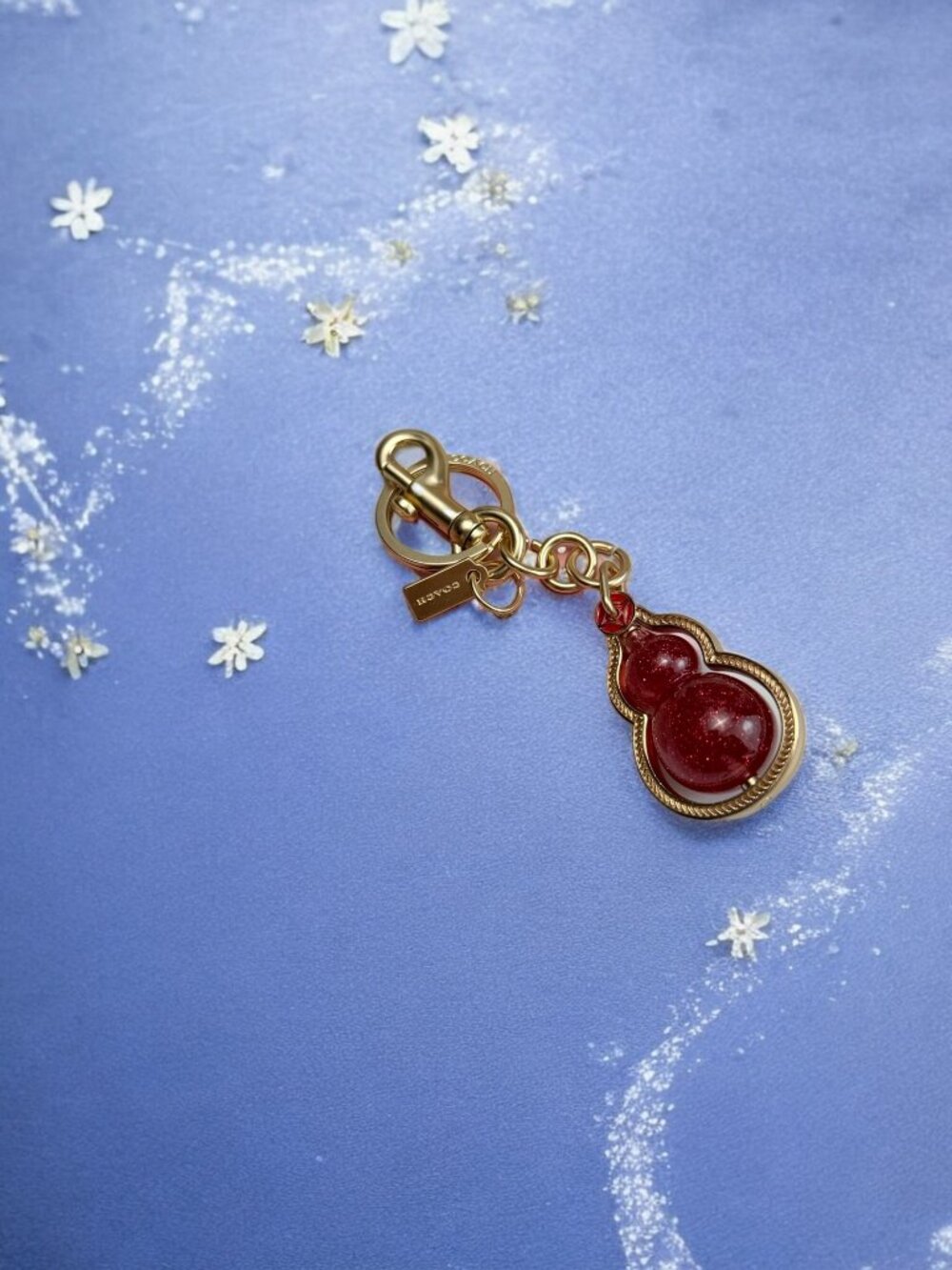 🌸Coach Elegant Red and Gold Keychain - Picture 4 of 8